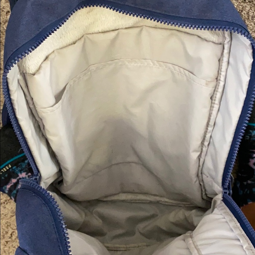 Incase backpack - Picture 4 of 4